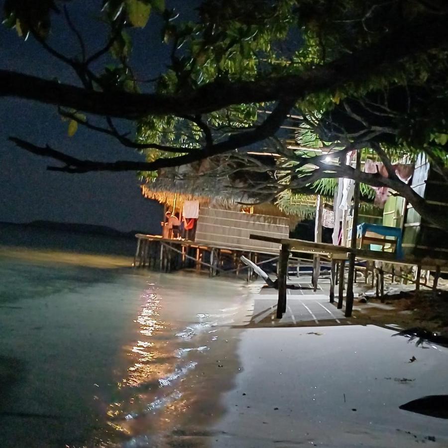 Coco Huts Guest House Waisai Luaran gambar