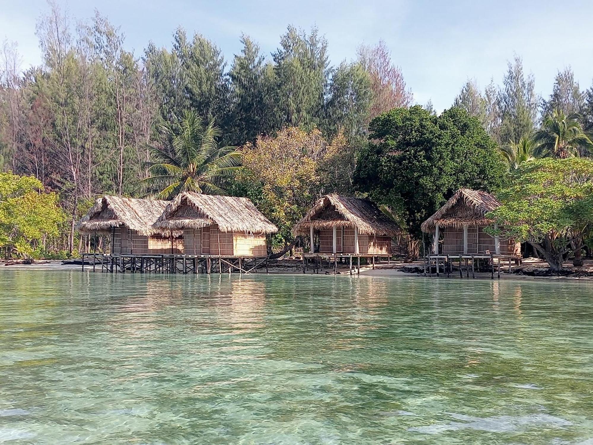 Coco Huts Guest House Waisai Luaran gambar