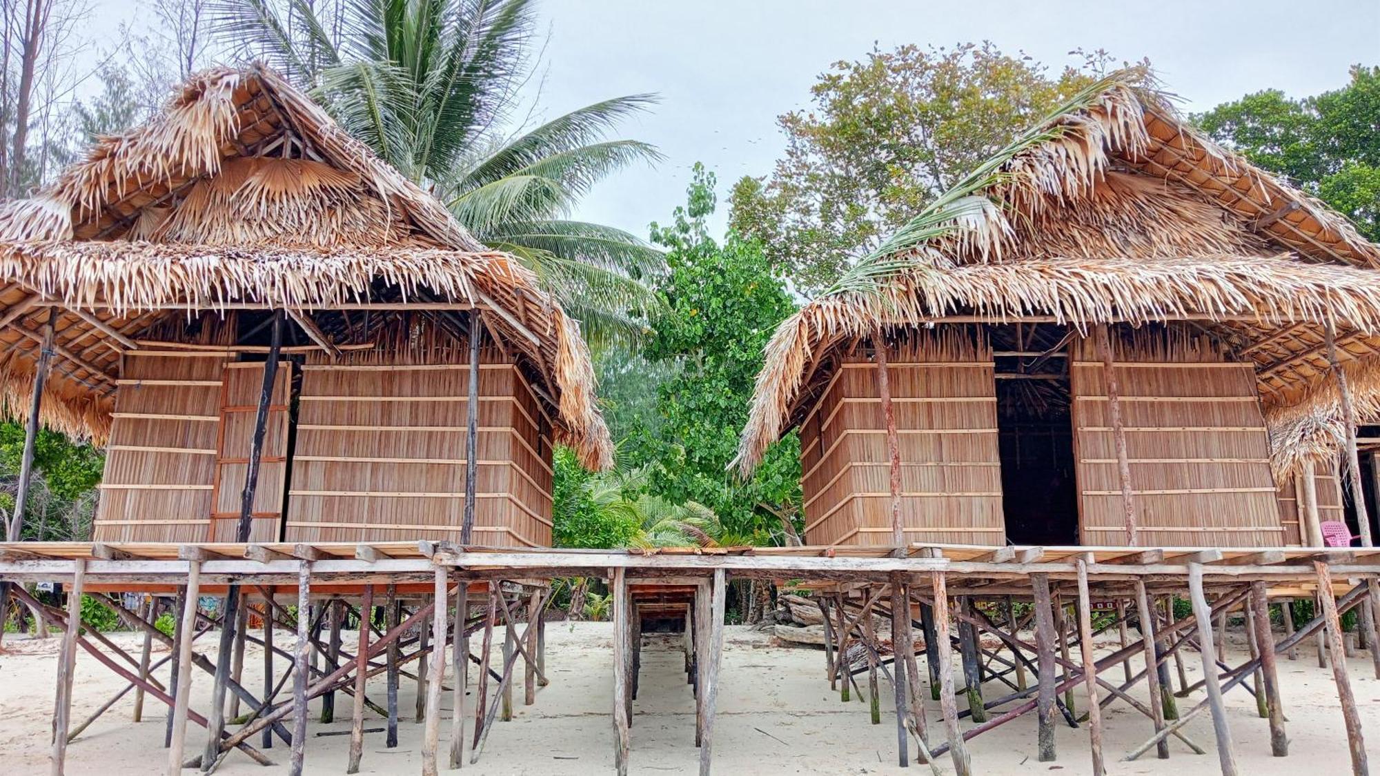 Coco Huts Guest House Waisai Luaran gambar