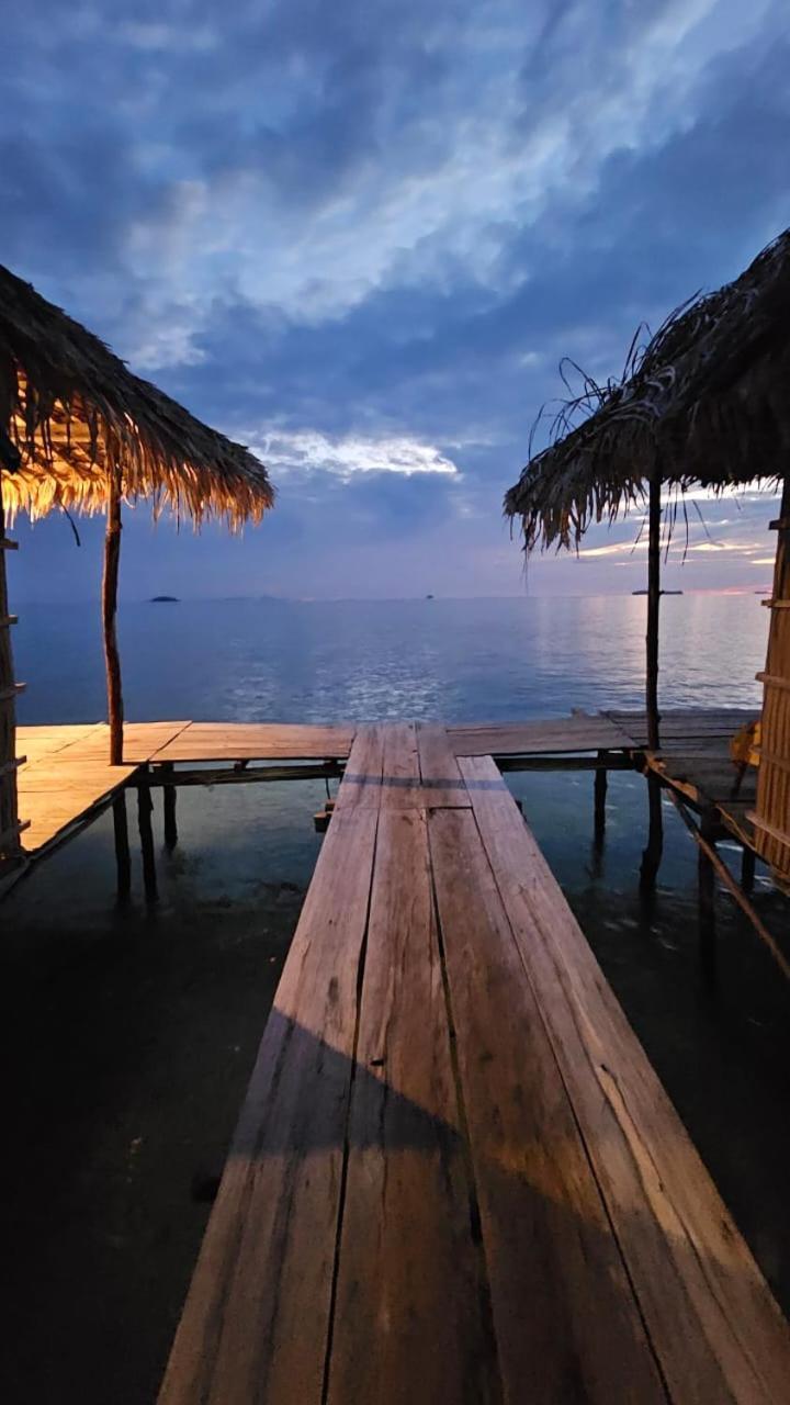 Coco Huts Guest House Waisai Luaran gambar