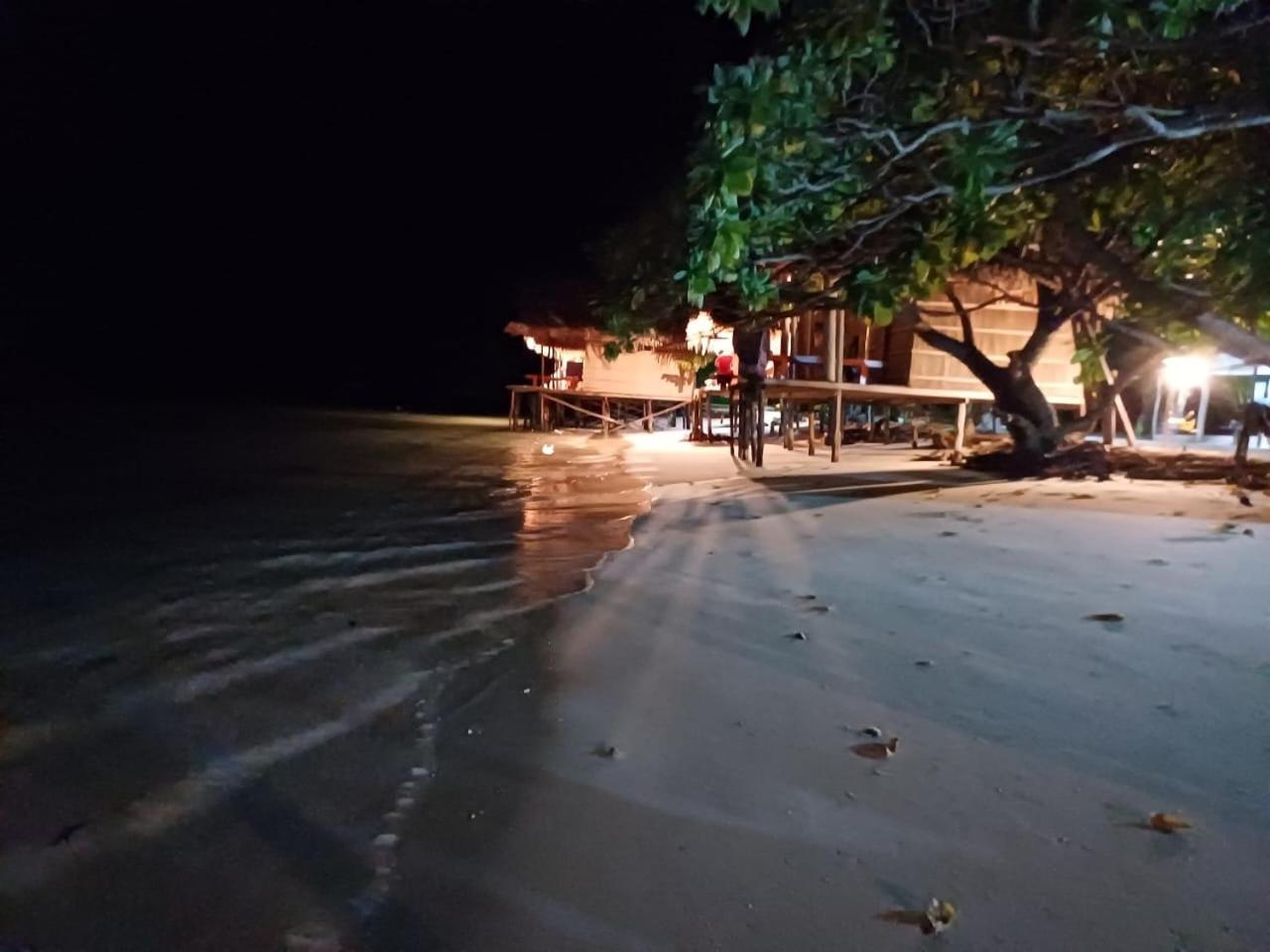 Coco Huts Guest House Waisai Luaran gambar