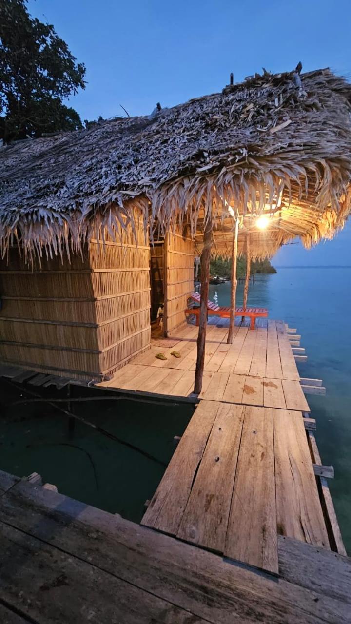 Coco Huts Guest House Waisai Luaran gambar
