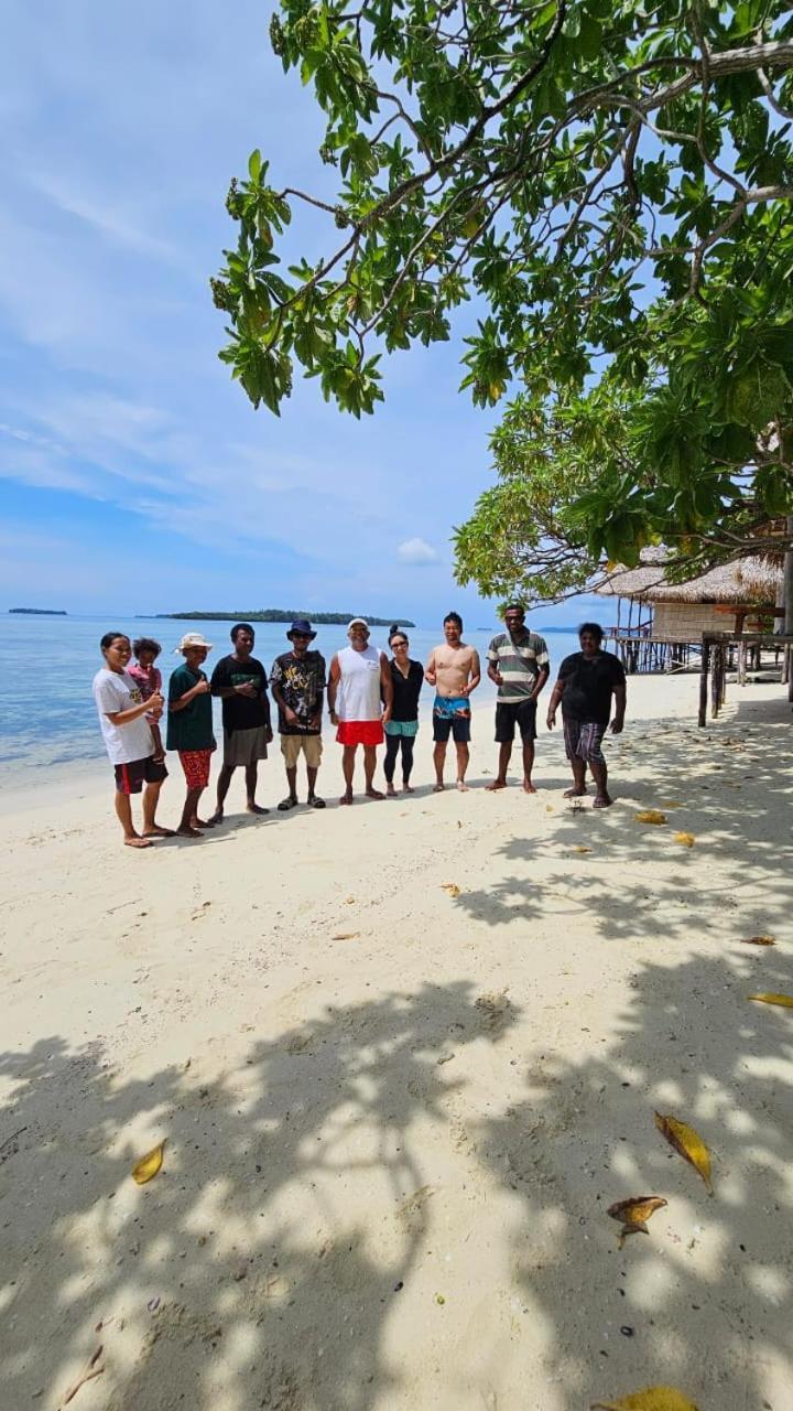 Coco Huts Guest House Waisai Luaran gambar